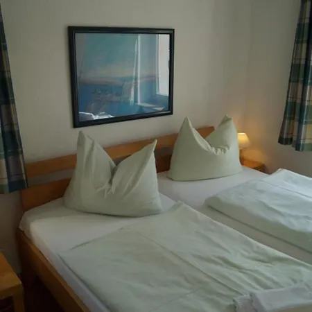 Lichtdurchflutete Mit 2 Balkonen, Strandnah, Mit Parkplatz Apartment *