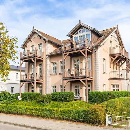 Lichtdurchflutete Mit 2 Balkonen, Strandnah, Mit Parkplatz Holiday home Kuehlungsborn